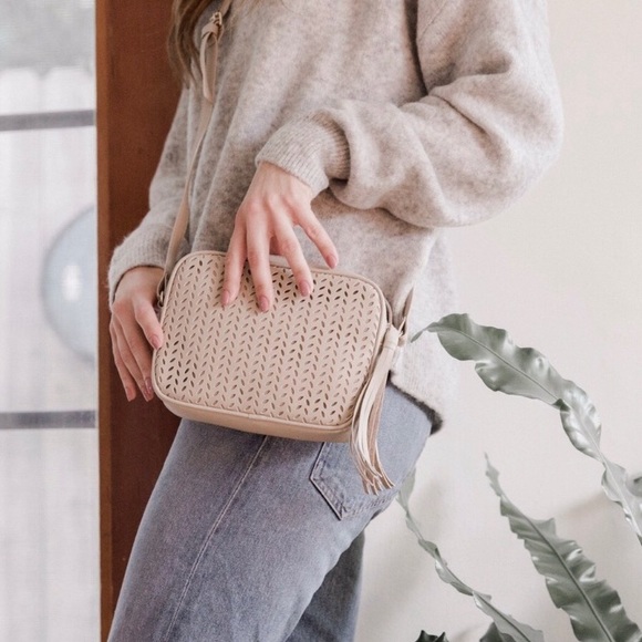 Summer & Rose Crossbody Purse - Picture 2 of 5